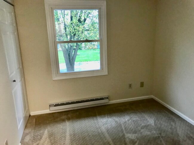 Building Photo - 7404 Oak Post Rd