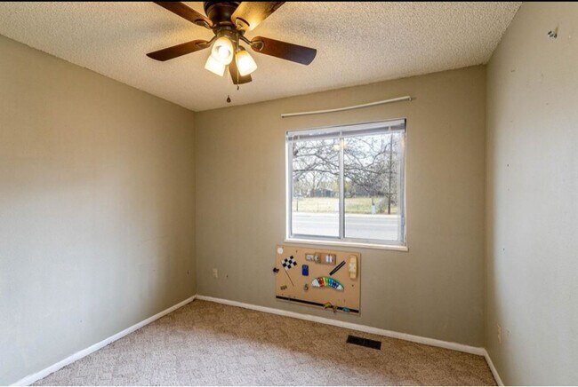 Building Photo - 3217-D 1/2 D 1/2 Rd