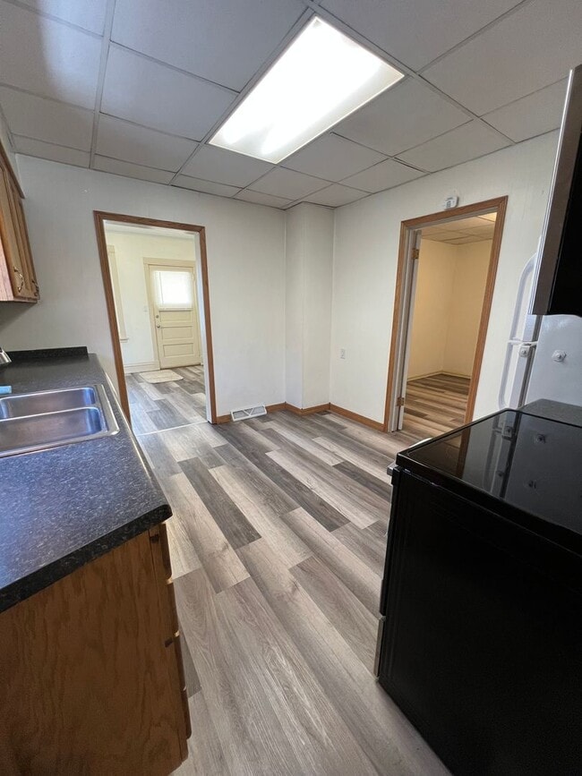 Building Photo - 3711 W 4th St