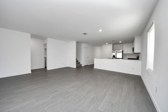 Building Photo - 2523 Night Emerald Dr