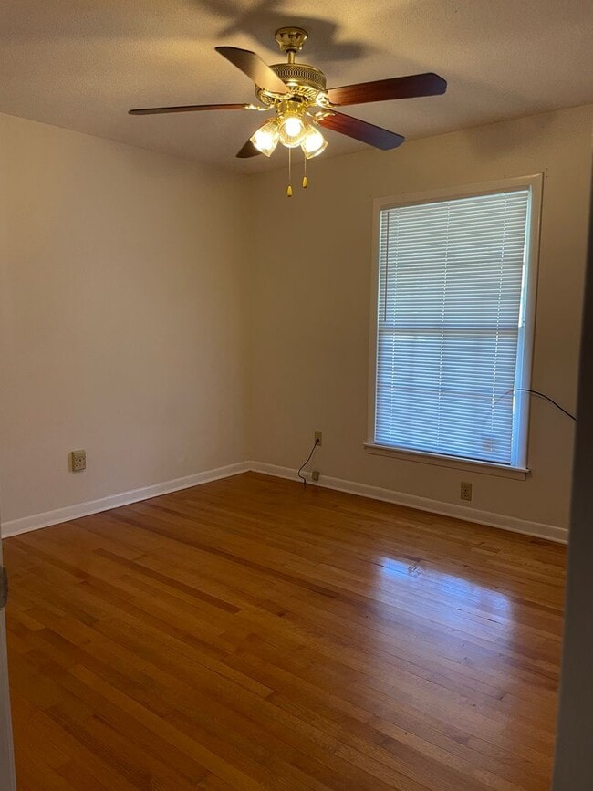 Building Photo - Charming Winter-Ready Home – Yours for $1,825/mo