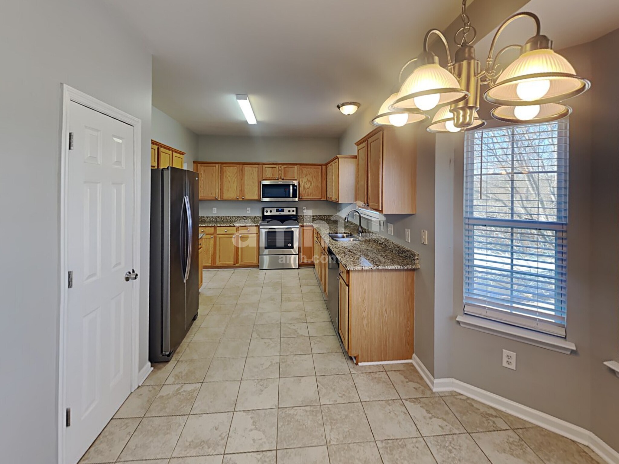 Building Photo - 102 Chambliss Ct