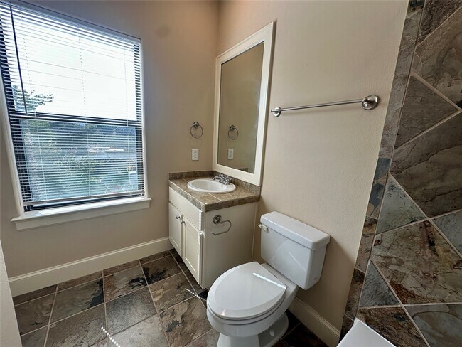 Building Photo - 1205 Birdsall St