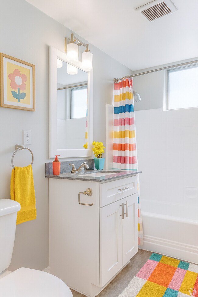 2BR, 2BA - 910SF-Bathroom - U @ Melrose Apartments