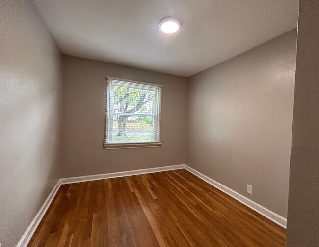 Building Photo - 1337 Odessa Dr