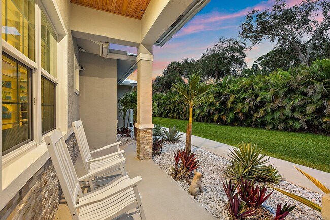 Building Photo - 12955 SW Kanner Hwy