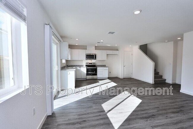 Building Photo - 2104 Shady Tree Cir