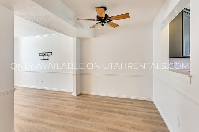 Building Photo - 144 N 1120 E