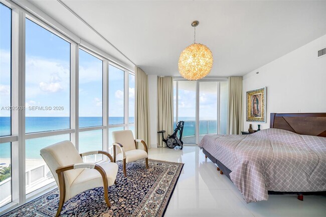 Building Photo - 16001 Collins Ave