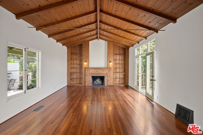 Building Photo - 630 23rd St