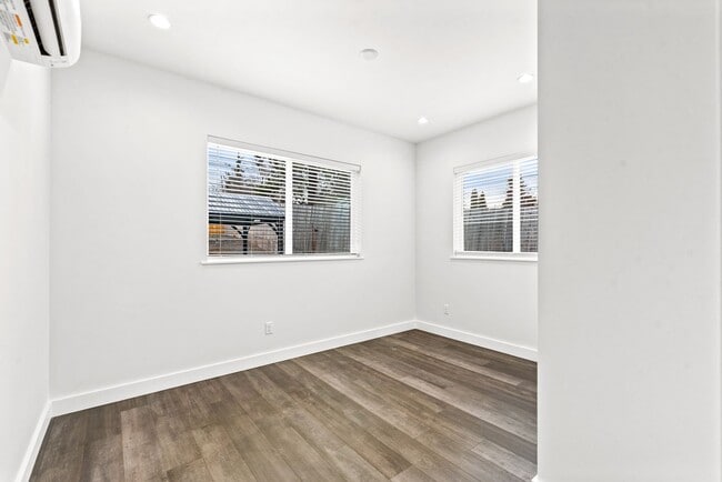 Building Photo - Brand new 2 bed/2 bath, central a/c, dishwasher, washer & dryer, deck & patio! April rent free!