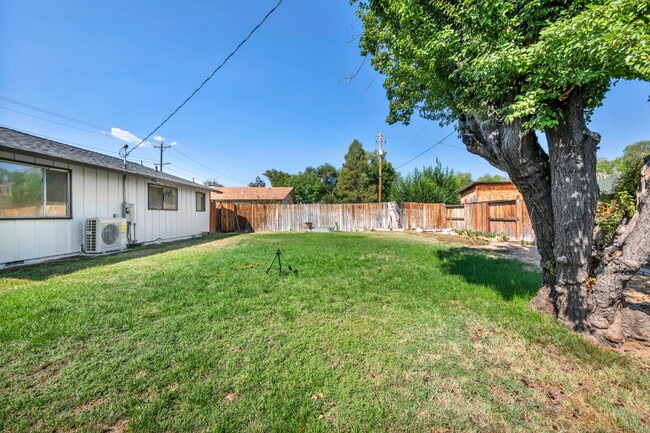 Building Photo - 785 Casazza Dr