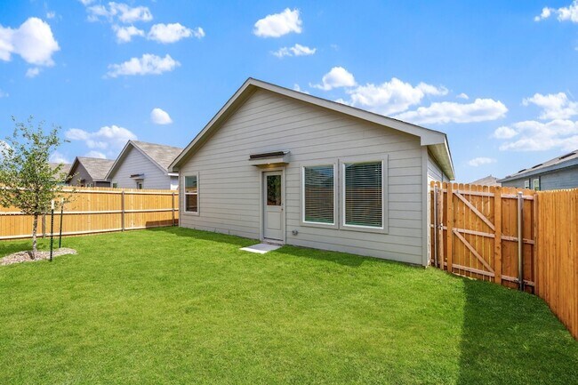 Building Photo - 3912 Pontchartrain Pkwy