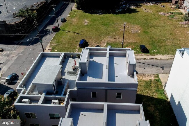 Building Photo - 1407 N 8th St