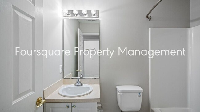 Building Photo - End Unit Townhome | Sunroom| Community Poo...