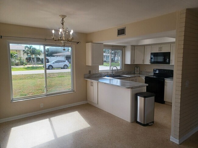 Building Photo - 5132 Calusa Ct