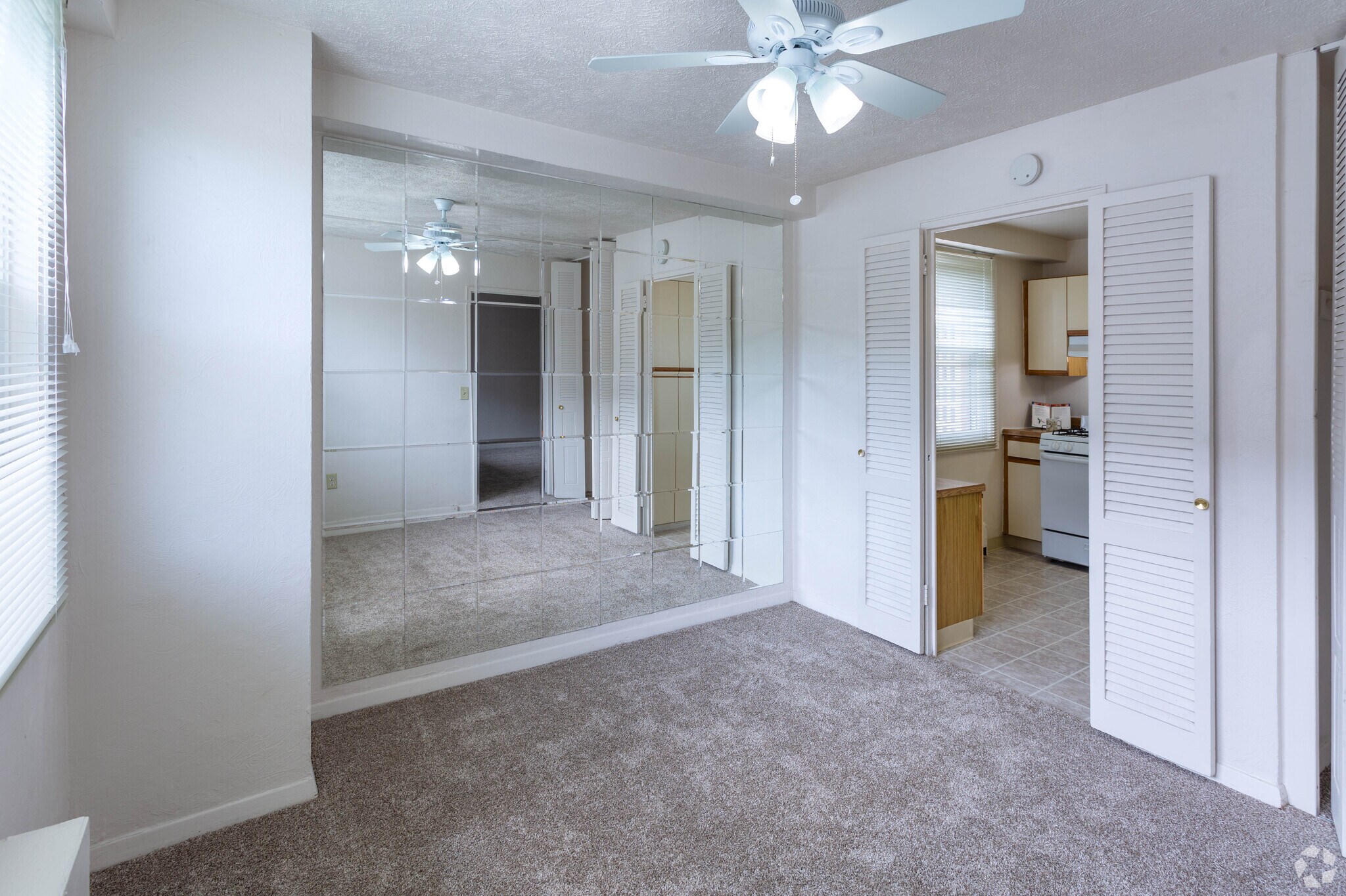 1 BR, 1 BA - 750 SF - Fountain Place Apartments