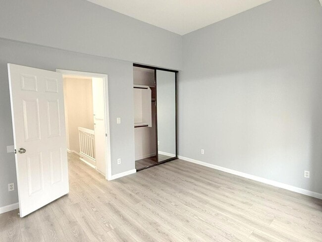 Building Photo - Excellent Location! Near BART, Downtown! Main Chance Estates Townhouse