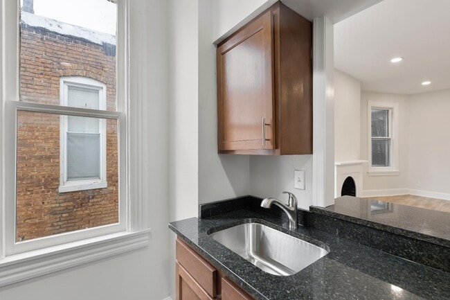 Building Photo - 1916 Eutaw Pl