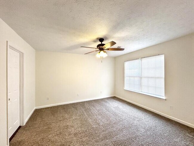 Building Photo - 4159 Park Chase Dr