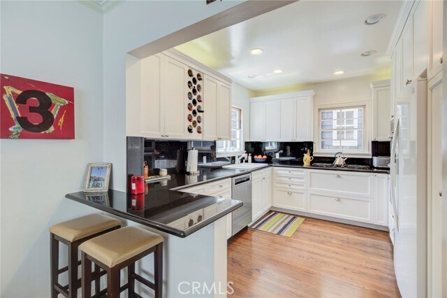 Building Photo - 333 3rd St