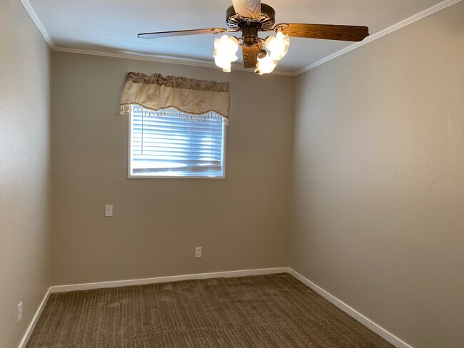 Building Photo - 4001 Sunnyvale Ln S