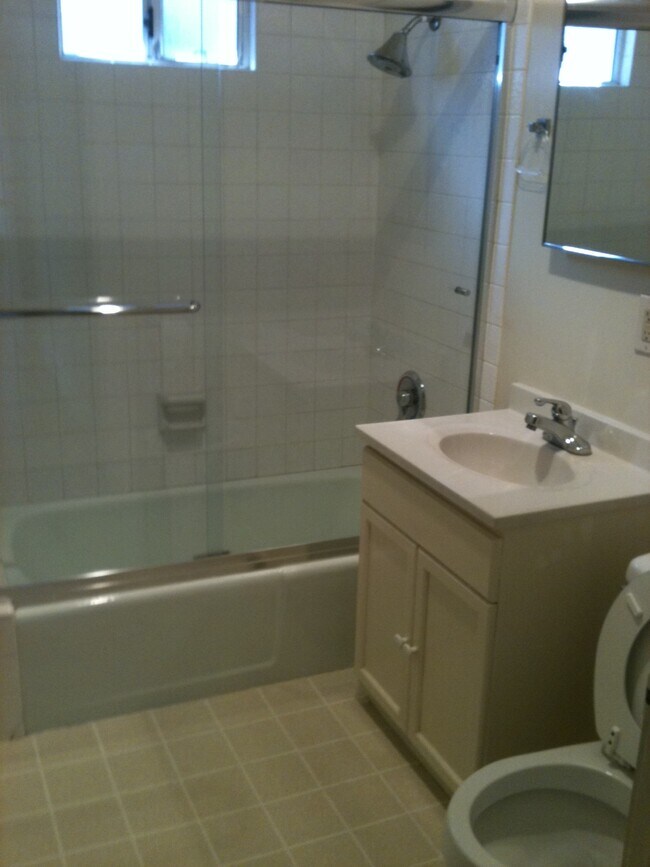 Bathroom - 4215 Mildred Ave