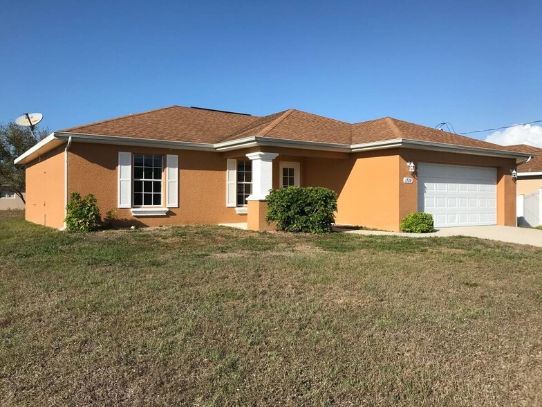 Building Photo - 1739 NW 19th Ter