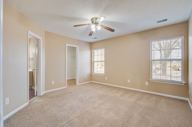 Building Photo - $500 move in special Inquire with our leasing office