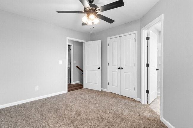 Building Photo - 2 Bedroom Pet Friendly Townhome For Rent N...