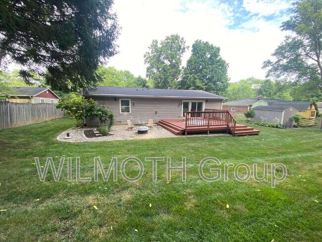 Building Photo - 10336 Orchard Park Dr N