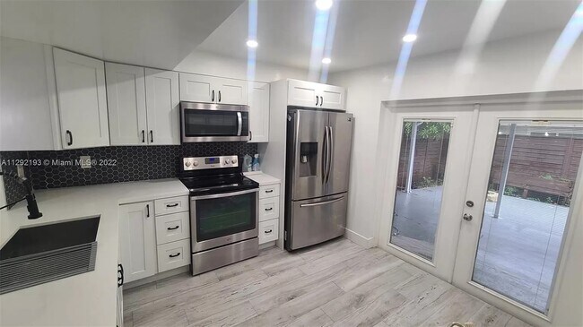 Primary Photo - 8325 NW 186th St
