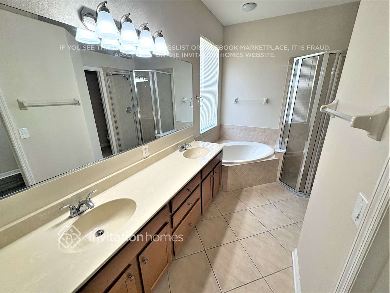 Building Photo - 15671 Lemon Fish Dr