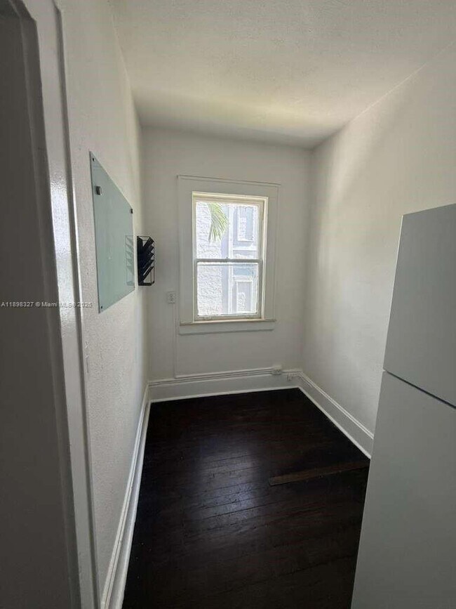Building Photo - 124 Mendoza Ave