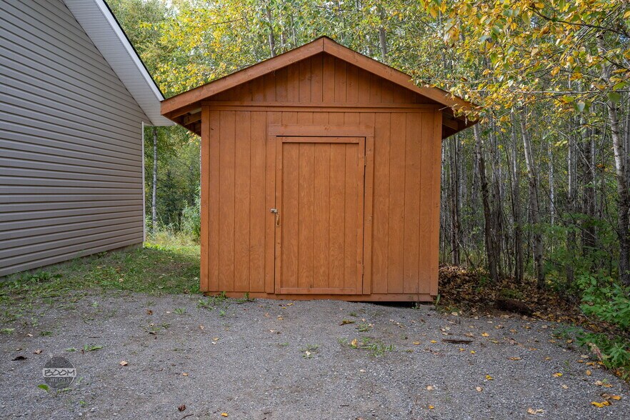 Building Photo - 3220 S Donovan Dr