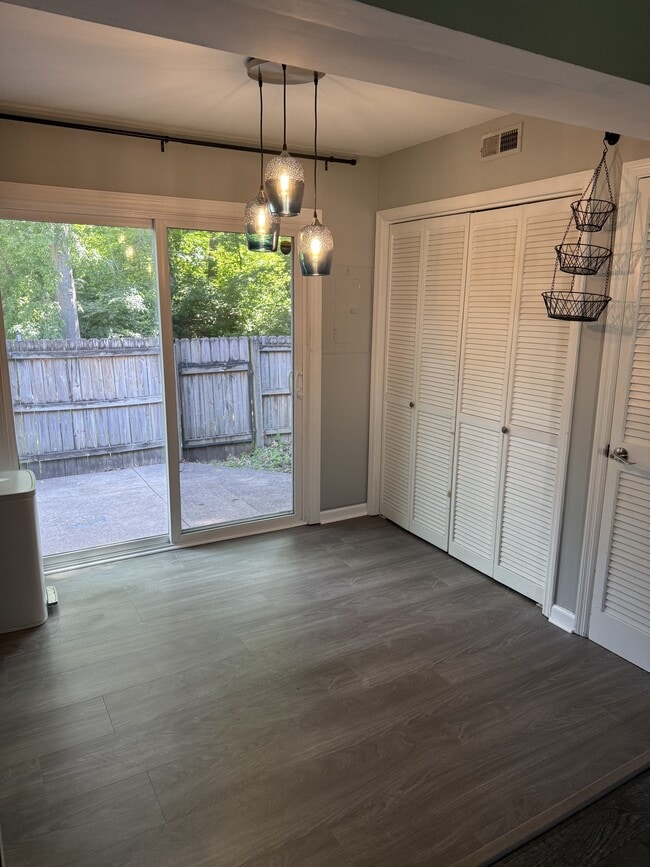Building Photo - 1413 Quail Run