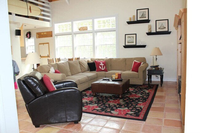 Building Photo - 125 Timberline Ct