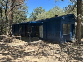 Building Photo - Cozy 2 Bedroom 1 Bathroom Home