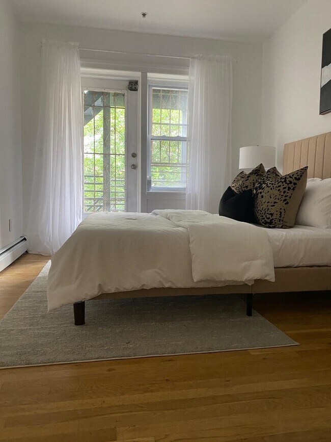 Building Photo - 97 Bright St