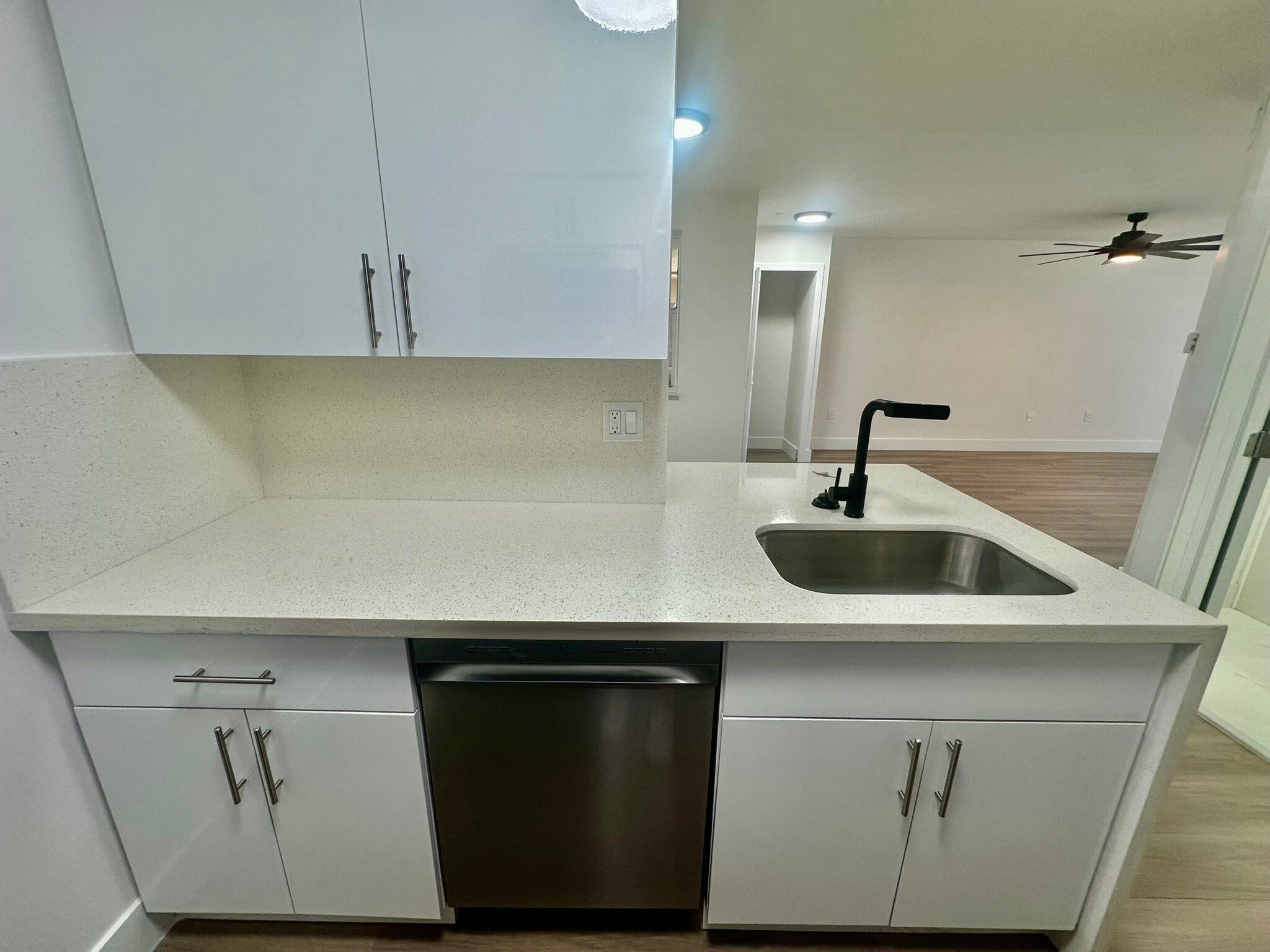 Building Photo - 2890 N Oakland Forest Dr