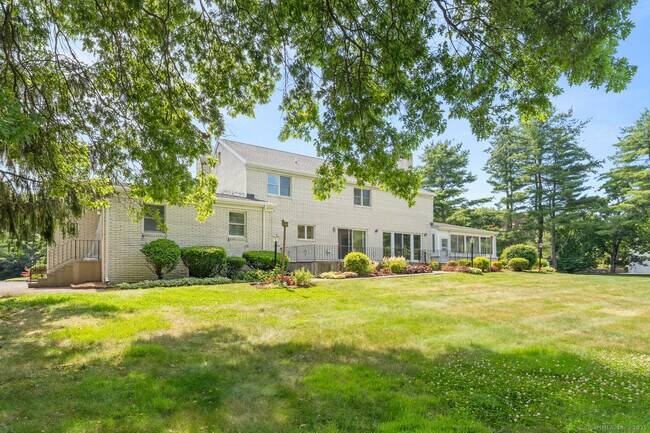 Building Photo - 66 Middle Ridge Rd