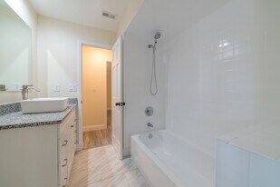 Building Photo - 785 Hawser St NE