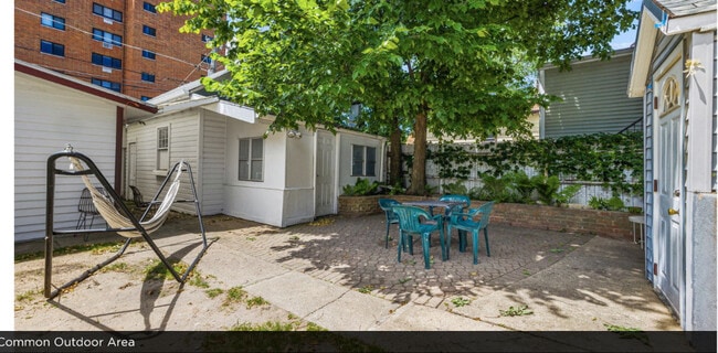 Building Photo - 1008 Garnett Pl