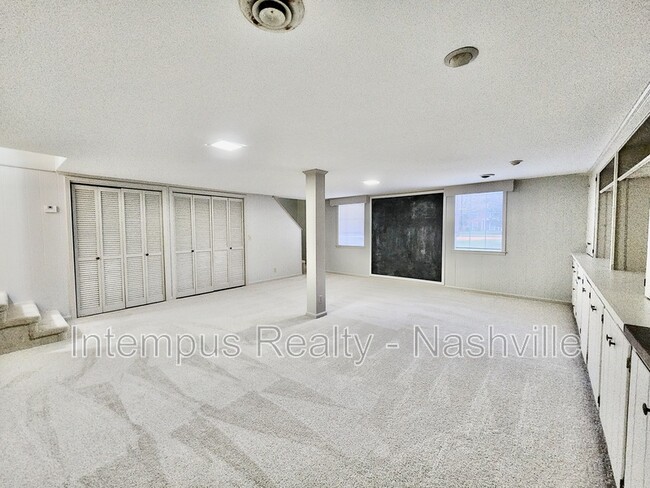 Building Photo - 8124 Devens Dr