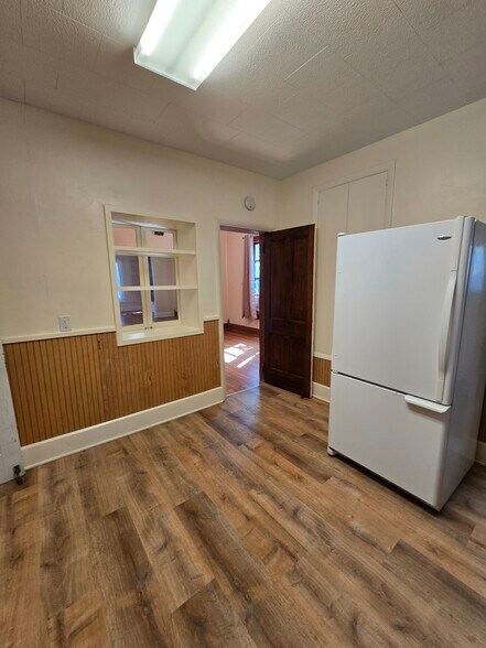 Kitchen_03 - 607 Harrison Ave