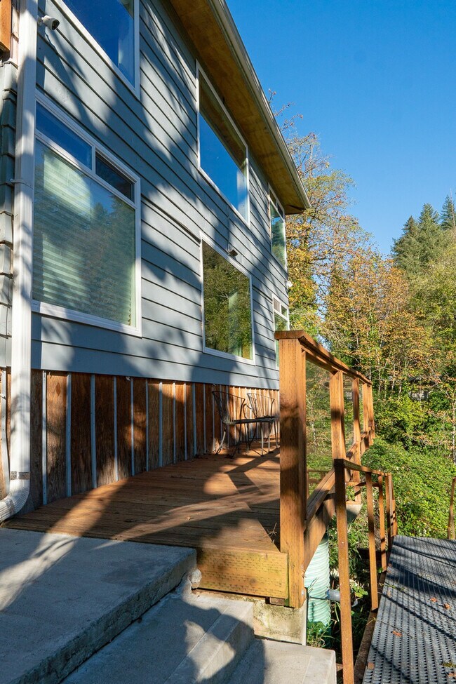 Building Photo - 11582 Washougal River Rd