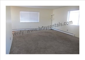 Building Photo - 1447 Kennedy Ave