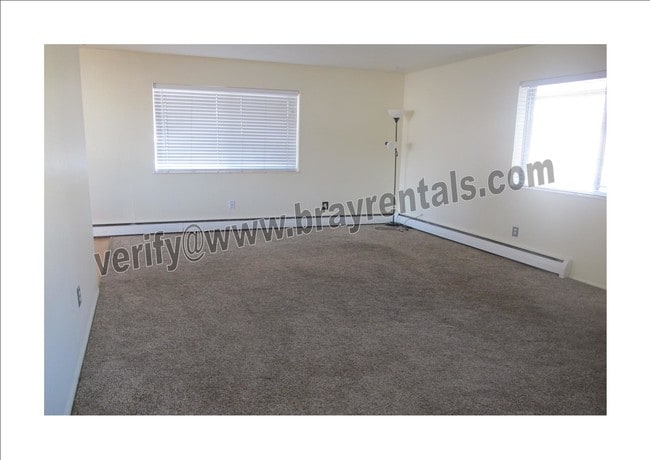 Building Photo - 1447 Kennedy Ave