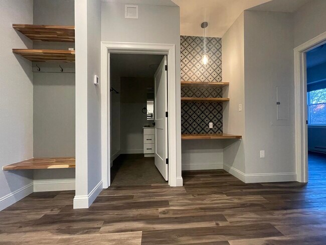 Building Photo - 25 Lowell St