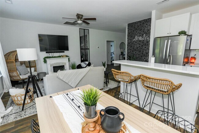 Building Photo - 2734 Kendrick Ave